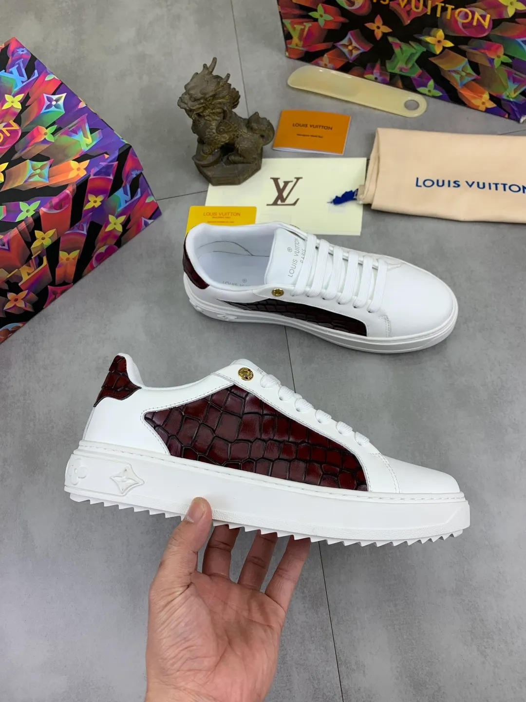 Men's men's shoes P520💰【New style】🆘High quality cowhide【Louis Vuitton】LV official website's latest model🎁casual and fashionable men's shoes👟hot style💥simple and elegant style, exclusive for trendy men. Unique official website's latest brand elements👑original decoration, fashionable and generous, the fabric is made of original denim➕comfortable and breathable mesh lining➕cow leather feet ✅The official website specifies wear-resistant casual outsole, the classic model is taken in real life🎬Color: 5⃣️colors available😍Number of codes: 38-44 Full set of packaging